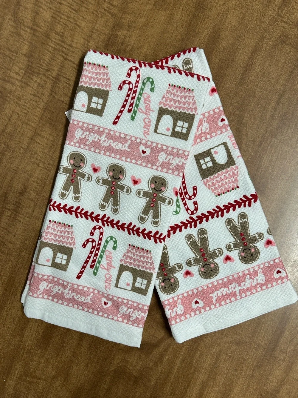 NWT Cupcakes and Cashmere Pink Gingerbread Towels Set of 2 Kitchen
